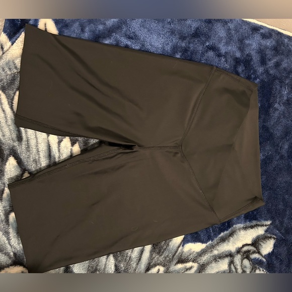 Women’s clothes - Picture 2 of 4